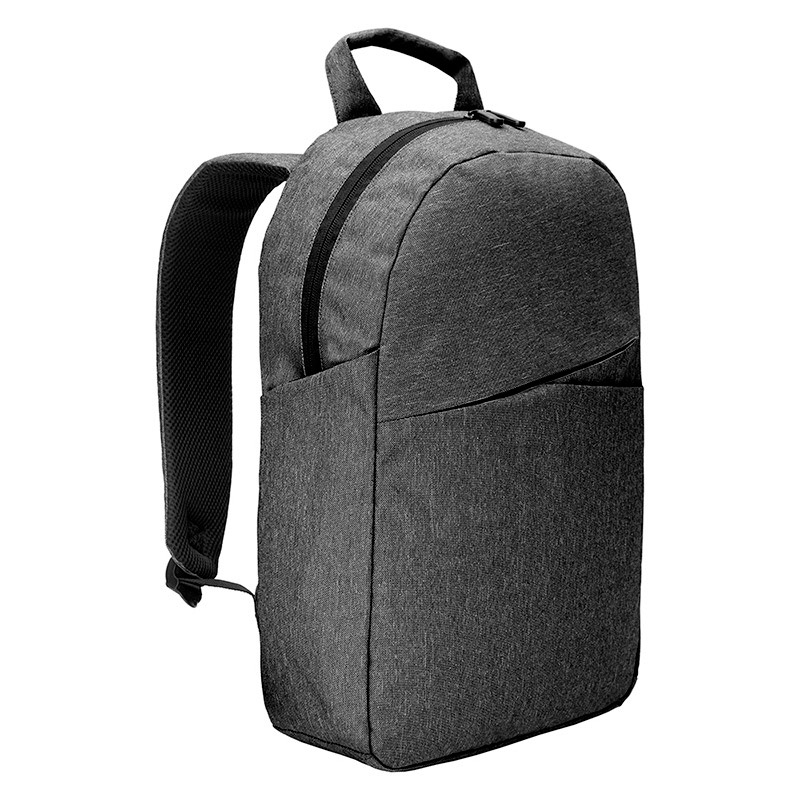 C521, Mochila promocional DEEP. Capacidad 10 litros. Polyester 600D Snow: resistente al agua. Mochila con dos bolsillos externos, uno con cierre que se oculta dentro de la costura y otro pequeño. Compartimento principal con porta laptop acolchonado y porta tablet, porta celular, bolí­grafo y dos bolsillos pequeños de red. Parte posterior acolchonada con red que permite la ventilación de la espalda. Tiradores de cierres plásticos.