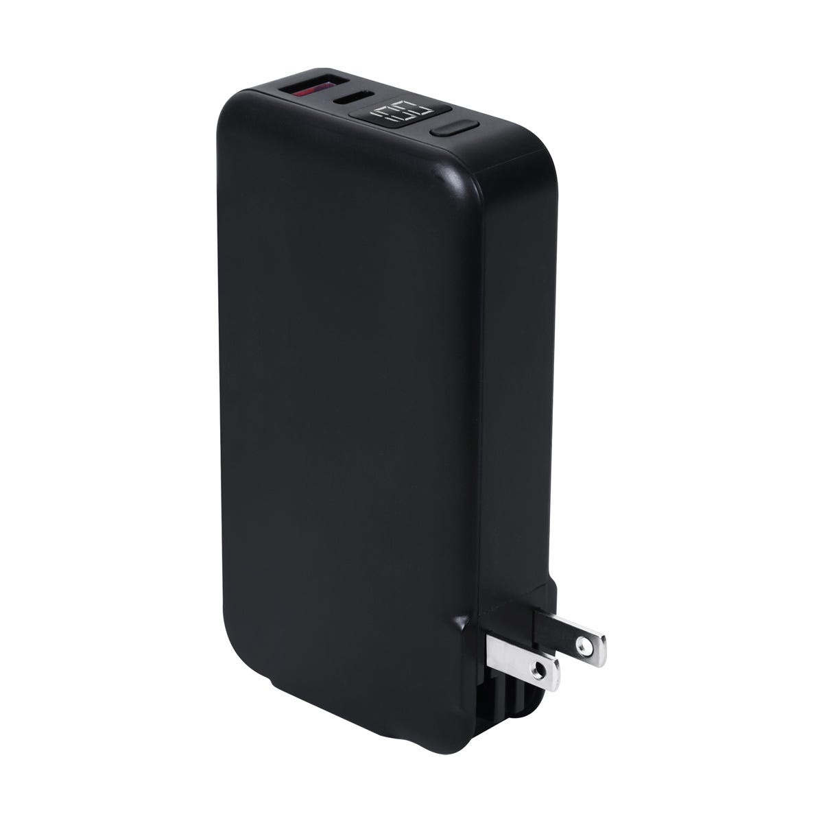 CRG 060, Power Bank GILBERT. Batería auxiliar para smartphone, capacidad 10,000 mAh. Carga rápida PD 22.5W. Contiene conector para tomacorriente, 1 puerto de entrada/salida USB-C para carga de la batería y de dispositivos y 1 puerto de salida USB para carga de dispositivos. Adicional 2 cables integrados, lightning (8 pines) y USB-C. Incluye display indicador de carga y caja individual.