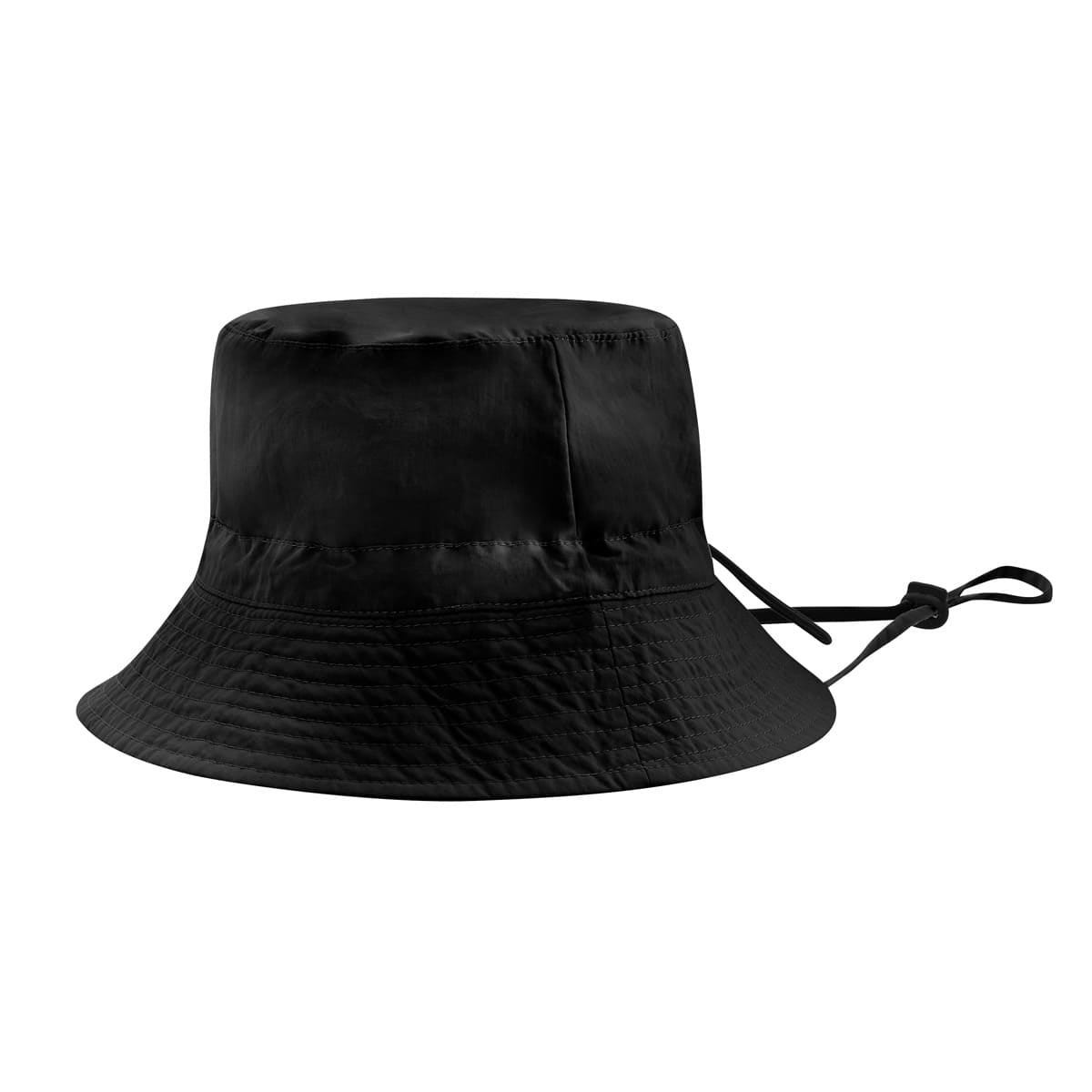 HAT 004, SOMBRERO PLEGABLE HATTU. Sombrero plegable con elástico interior ajustable. Incluye correa desmontable para ajustarlo a la barbilla y mantenerlo en su lugar. Al plegarlo, puede utilizar la correa como asa. Su diseño conveniente y práctico, le permite doblarlo para guardarlo y colgarlo en su bolso.
Sombrero plegable con elástico interior ajustable. Incluye correa desmontable para ajustarlo a la barbilla y mantenerlo en su lugar. Al plegarlo, puede utilizar la correa como asa. Su diseño conveniente y práctico, le permite doblarlo para guardarlo y colgarlo en su bolso.