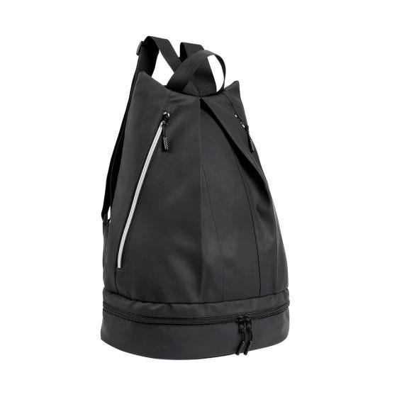 SIN 416, MOCHILA SACCA. Mochila con diseño deportivo. Compartimento principal con cierres laterales, bolsa inferior para calzado. Incluye bolsillo con cierre antirrobo trasero, ideal para guardar objetos de valor. Incluye asas para hombro ajustables y asa superior.