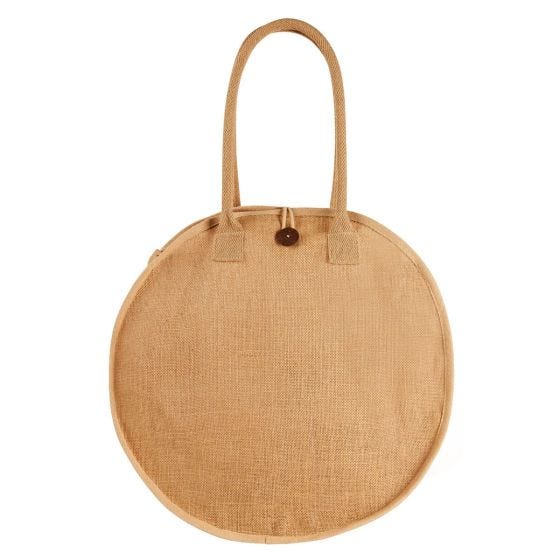 SIN 602, BOLSA FREDA. Bolsa con fuelle. Asas de algodón. Abierto y cerrado con botón de madera y elástico al frente.