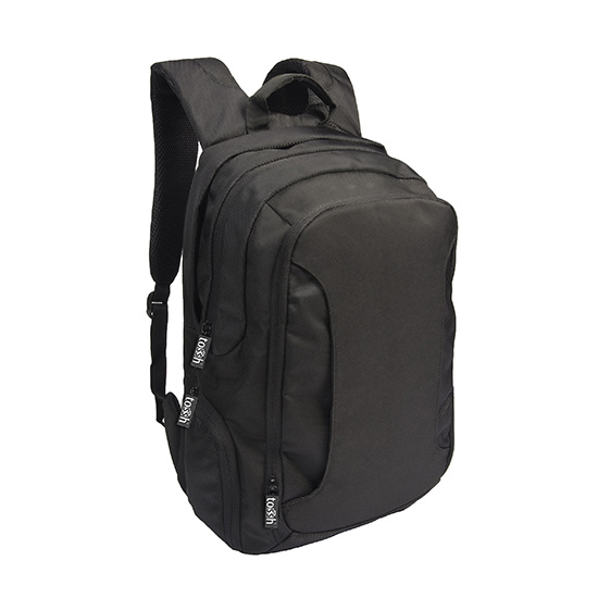 SIN 902, MOCHILA METROPOLITAN. Mochila con bolsa principal con espacio para laptop. Bolsa central para tablet. Bolsa frontal con compartimentos para celular. Bolígrafos y documentos. Bolsas laterales con cierre. Respaldo con cierre y porta celular interno. Respaldo y tirantes acojinados. Co)