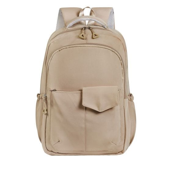 SIN 939, MOCHILA AYME. Mochila casual. Su bolsa principal cuenta con un compartimento especial para laptop de hasta 15 pulgadas, además incluye bolsillos organizadores para mantener tus objetos personales ordenados y al alcance de tu mano. En el frente, encontrarás dos bolsos con cierre y una solapa decorativa con broche magnético, añadiendo un toque de elegancia y practicidad. También cuenta con dos bolsillos laterales para llevar botellas u otros artículos esenciales. Su asa superior te permite llevarla cómodamente en la mano, mientras que las asas para hombro acolchadas ofrecen un transporte más cómodo y ergonómico.