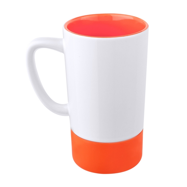 TAZ 027, TAZA GILLEN. Taza de cerámica con base de silicón. Exterior blanco e interior de color. Incluye caja individual. No usar en microondas ni lavavajillas.