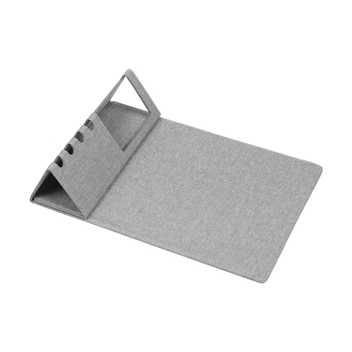 DK-099, Organizador para escritorio con mouse pad, fabricado en poliéster reciclado y cartón.