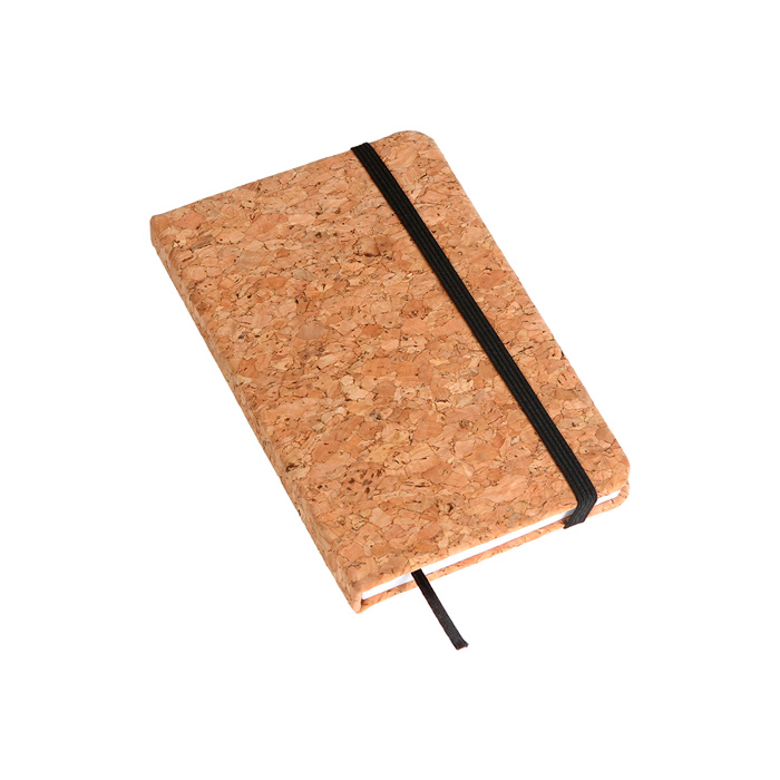 LB-064, Libreta tamaño A6 con pasta de corcho, listón separador de hojas, 80 hojas rayadas de 70 g y banda elástica negra sujetadora de pastas.