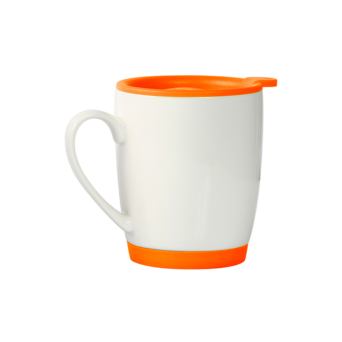 TE-057, Taza de cerámica blanca con tapa y base tipo ruber en color, capacidad de 300 ml.