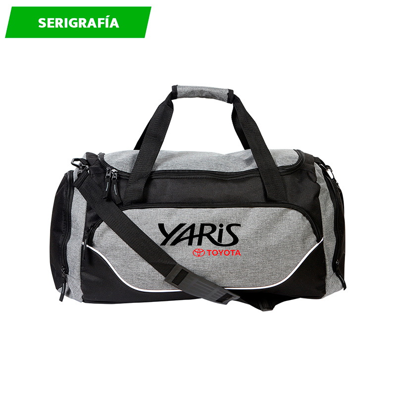 TX-105, MALETA DEPORTIVA FABRICADA EN POLIESTER, CON 1 BOLSILLO FRONTAL Y 2 LATERALES, COLOR GRIS CON NEGRO