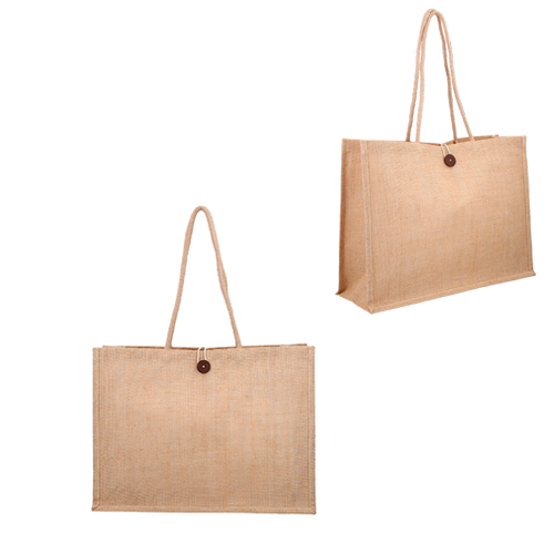 BL-094, Bolsa de yute con interior laminado. Cuenta con un par de asas y un botón para cierre.