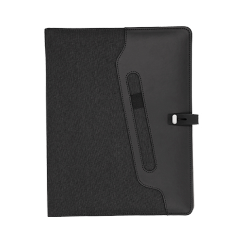 O-091, Carpeta multiusos con exterior de poliéster, broche y compartimento externo para bolígrafo. Cuenta con block de notas tamaño carta de 30 hojas rayadas, cintas elásticas para sujetar Smartphones y memorias USB u otros accesorios, compartimento con ventana plástica para credenciales, divisiones para tarjetas y bolsa de malla.