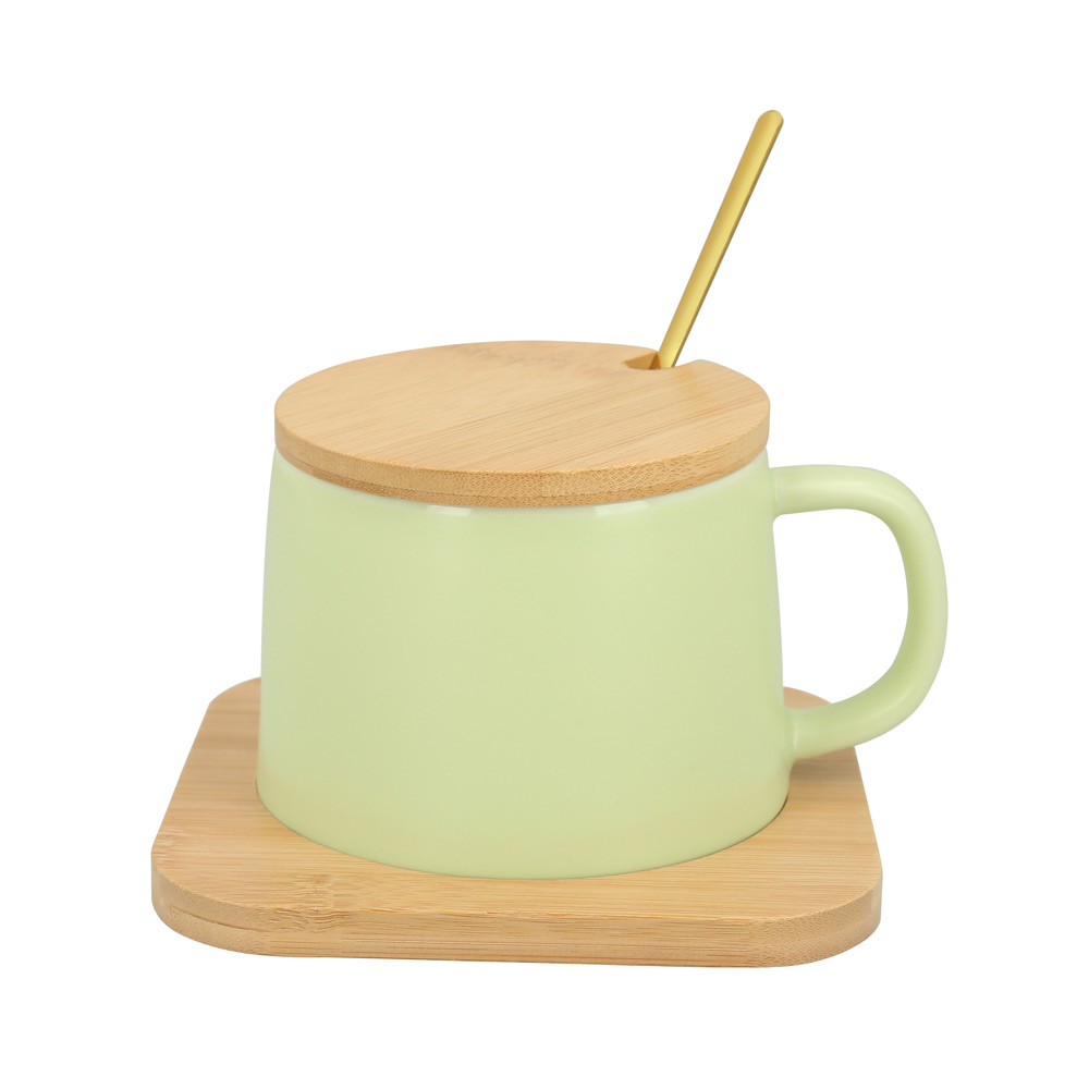 HO-105, Taza de cerámica con cuchara de acero inoxidable, con tapa y base de madera.