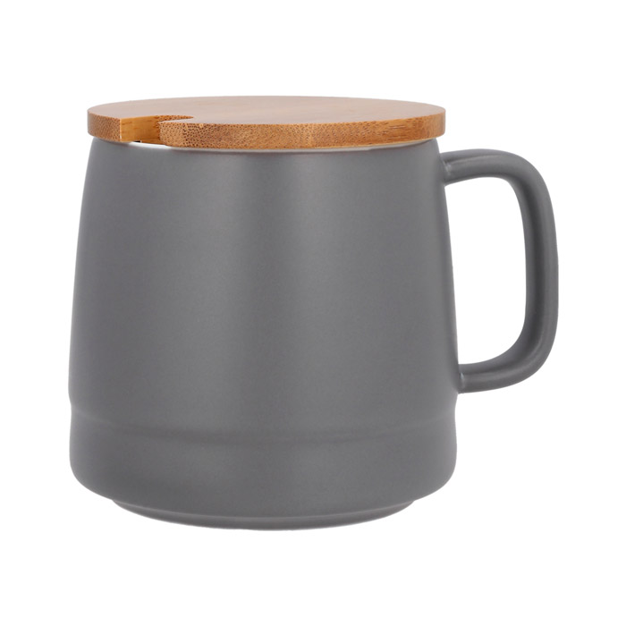 HO-026, Taza de cerámica acabado mate con tapa de bambú. Incluye cuchara de acero inoxidable. Capacidad de 450 ml