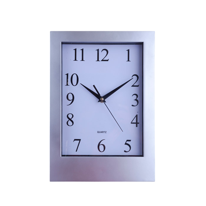 o-017, Reloj de pared rectangular. Utiliza una bateria AA (no incluida).